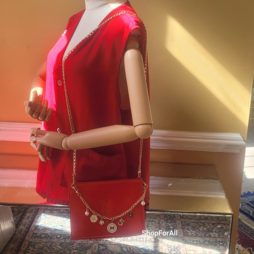 Yves Saint Laurent - Picture 3 of 16